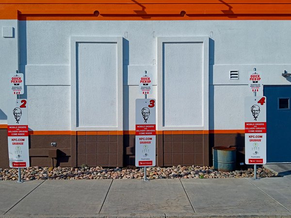 Comment le click and collect réduit-il les coûts opérationnels ?